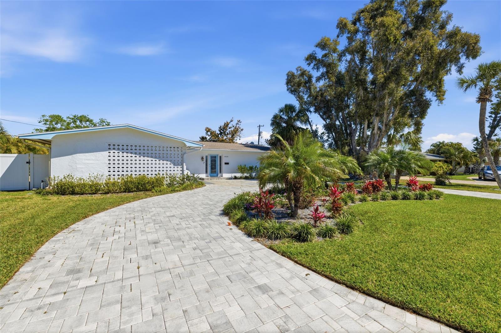 Image 36 of 45 For 4339 50th Avenue S