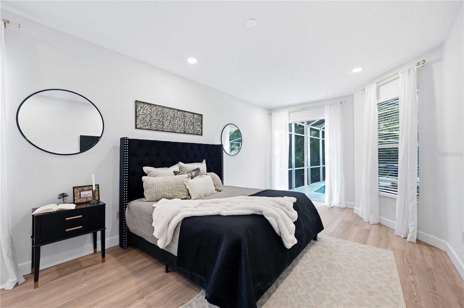 Image 10 of 20 For 4858 Augusta Avenue