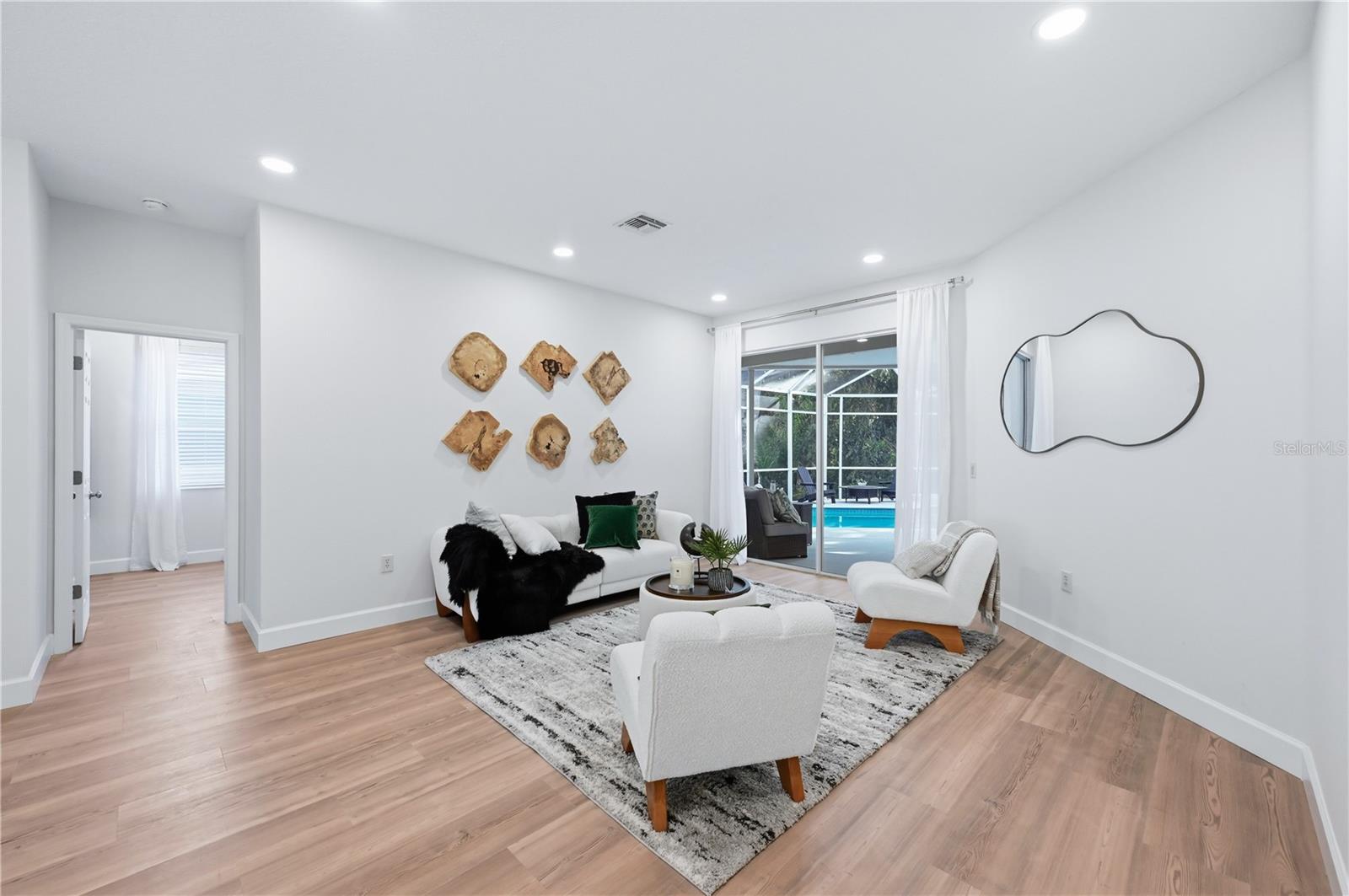 Image 13 of 20 For 4858 Augusta Avenue