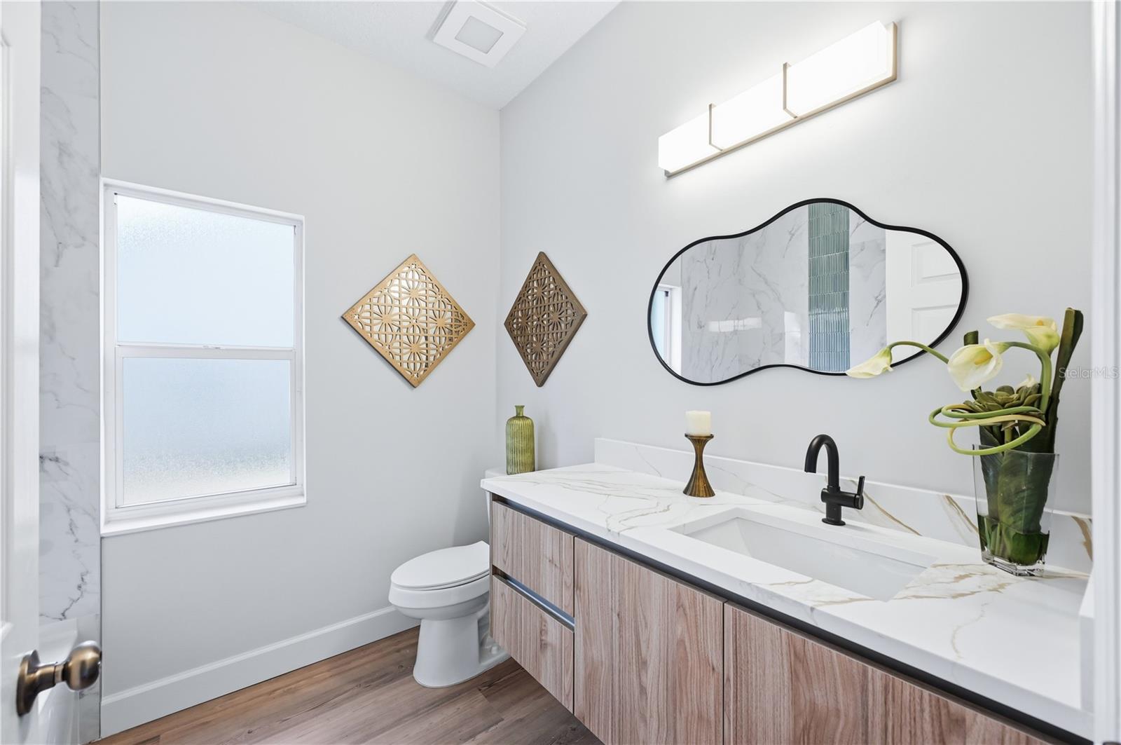 Image 16 of 20 For 4858 Augusta Avenue