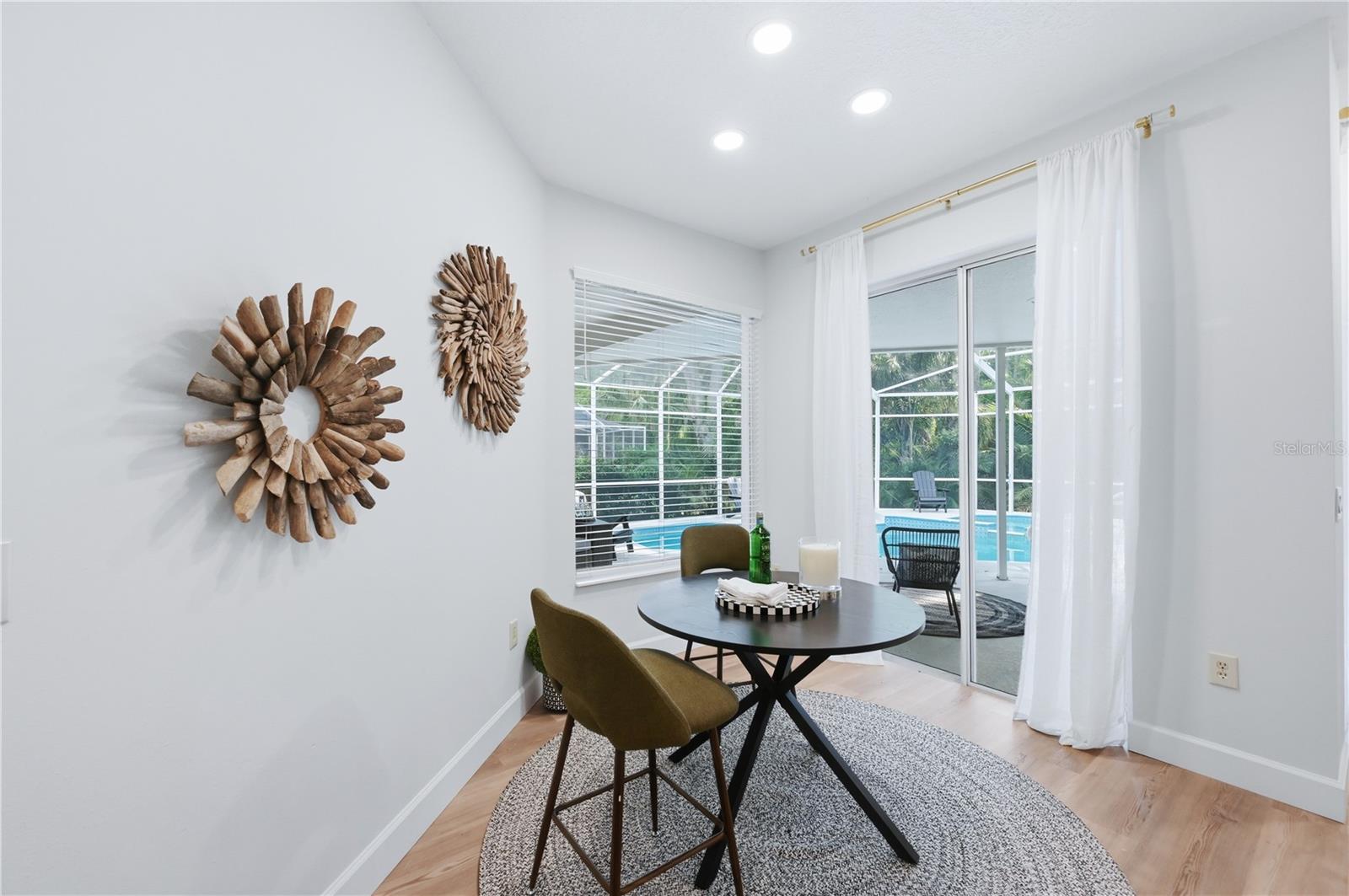 Image 18 of 20 For 4858 Augusta Avenue