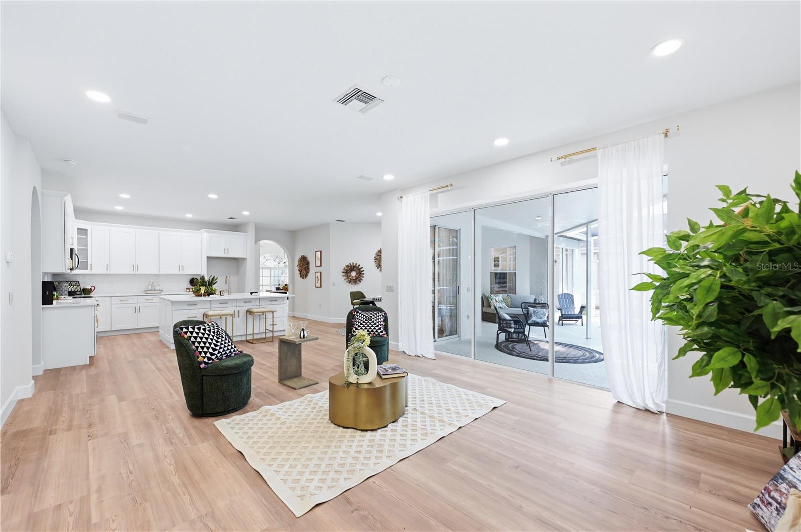 Image 7 of 20 For 4858 Augusta Avenue