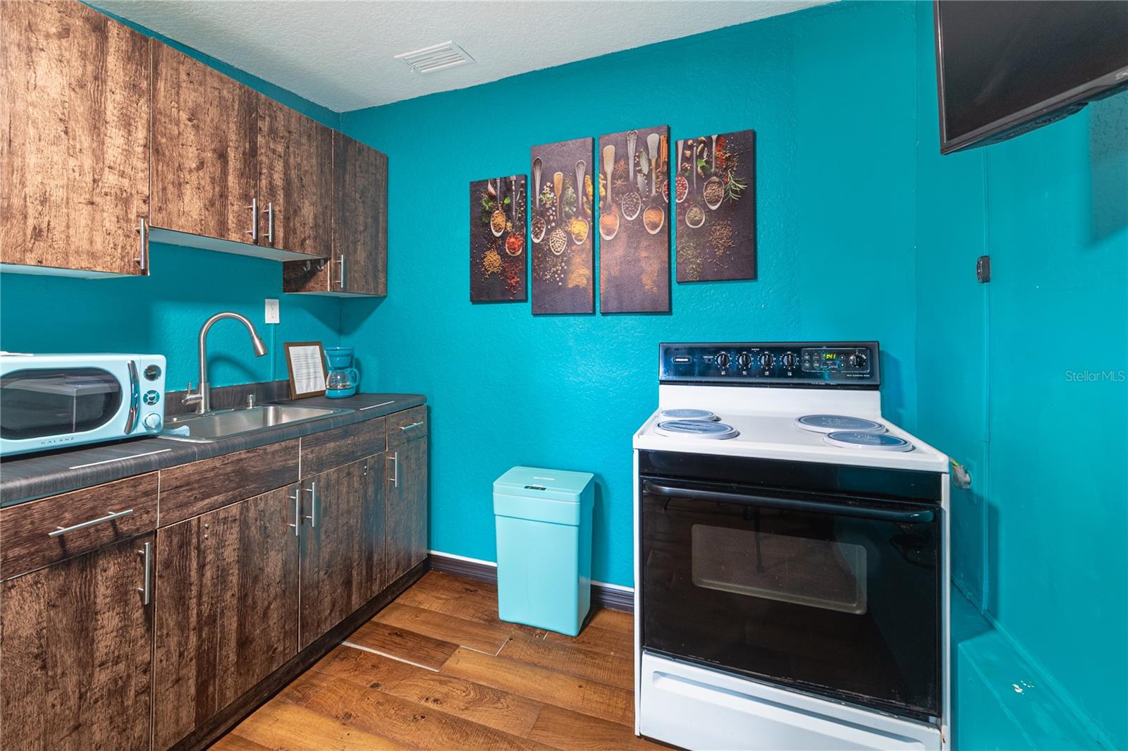 Image 18 of 36 For 7410 5th Avenue N