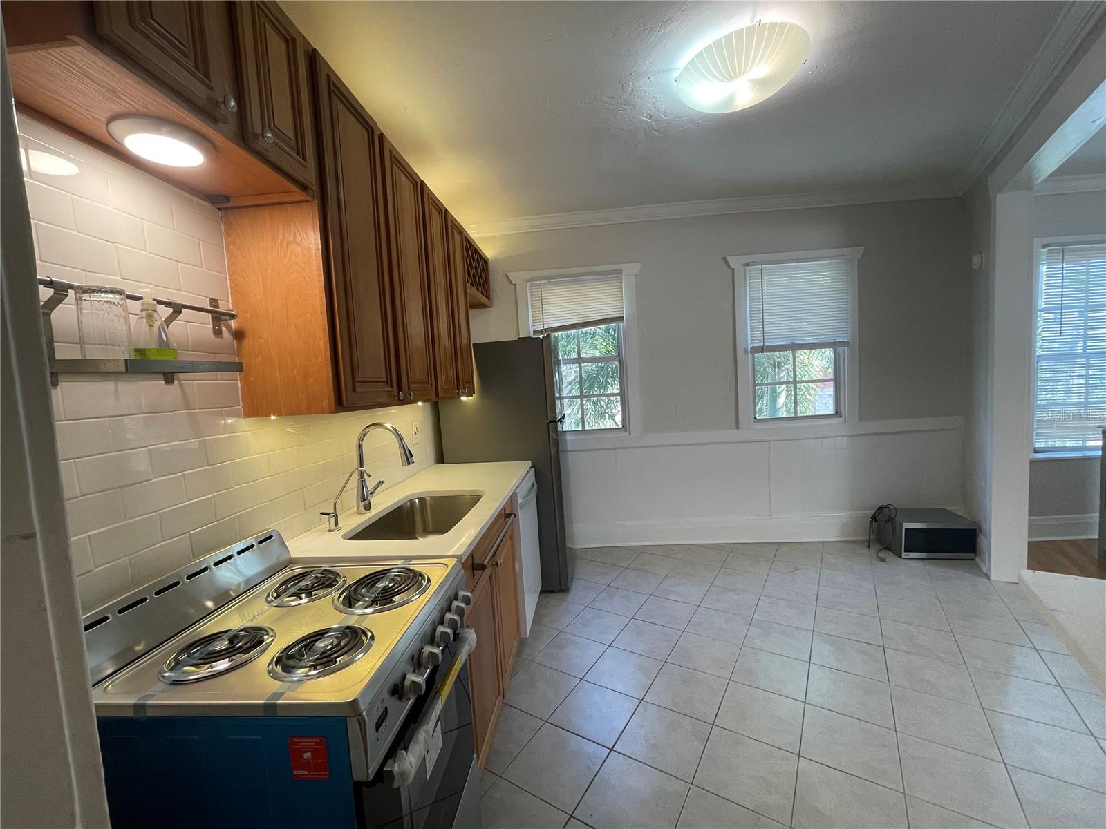 Image 8 of 47 For 2305 Texas Avenue 3