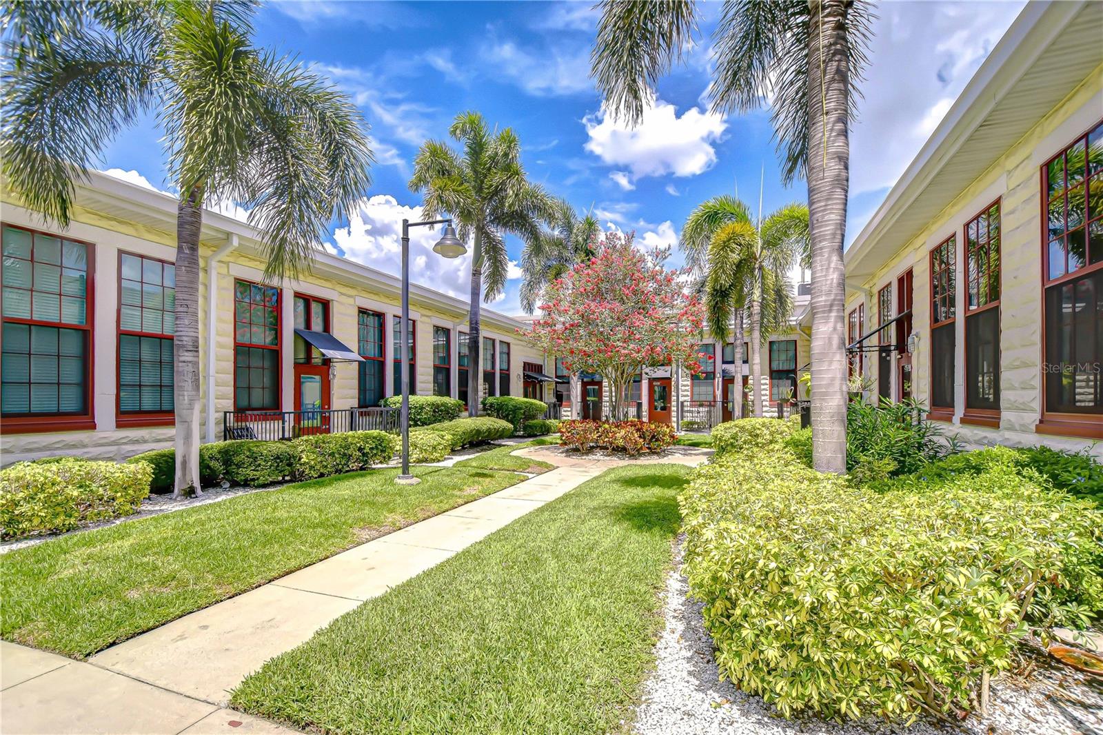 Image 27 of 31 For 2001 2nd Avenue 12