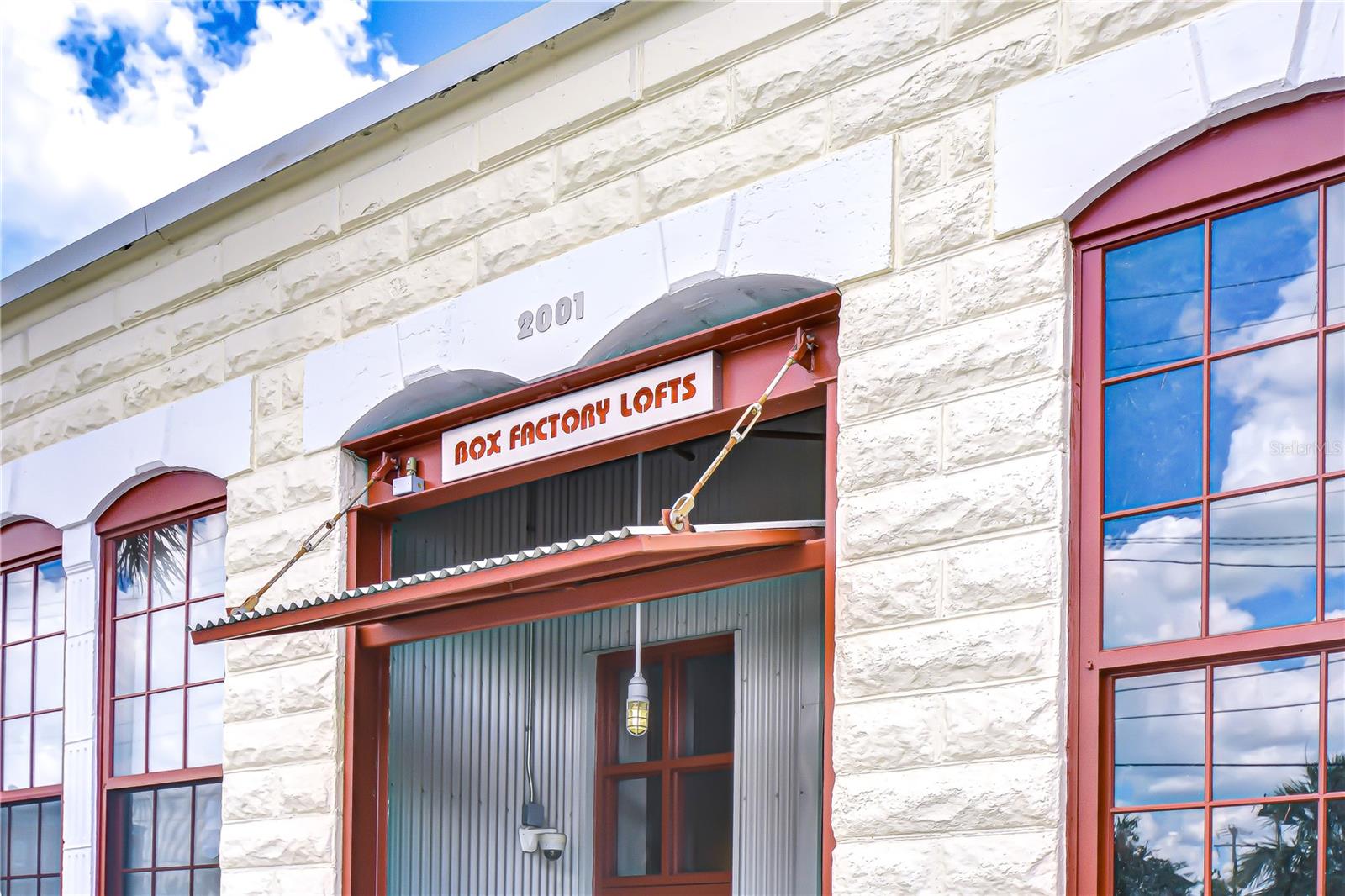 Image 28 of 31 For 2001 2nd Avenue 12