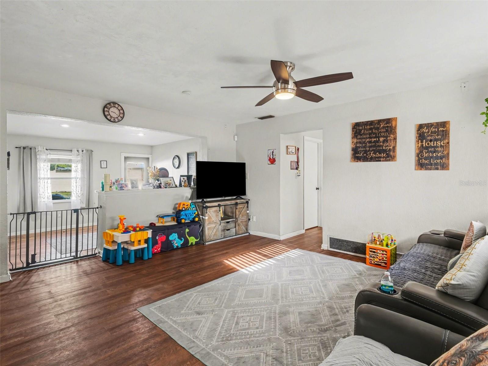 Image 2 of 24 For 2737 Jay Place 4