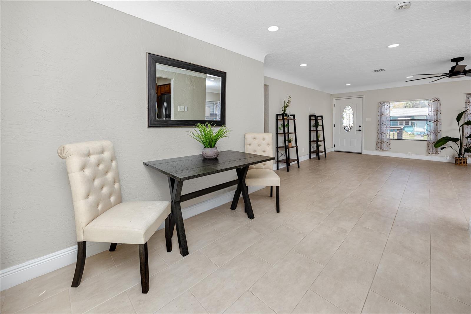 Image 11 of 41 For 3626 Queen Street N