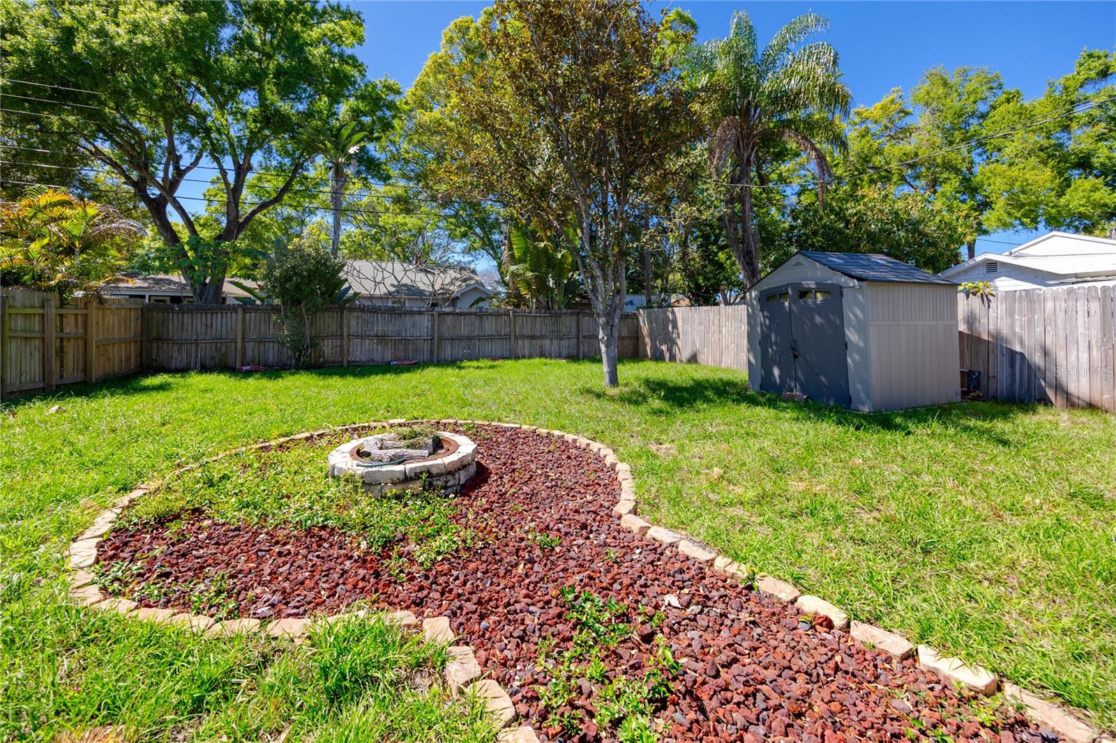 Image 26 of 41 For 3626 Queen Street N