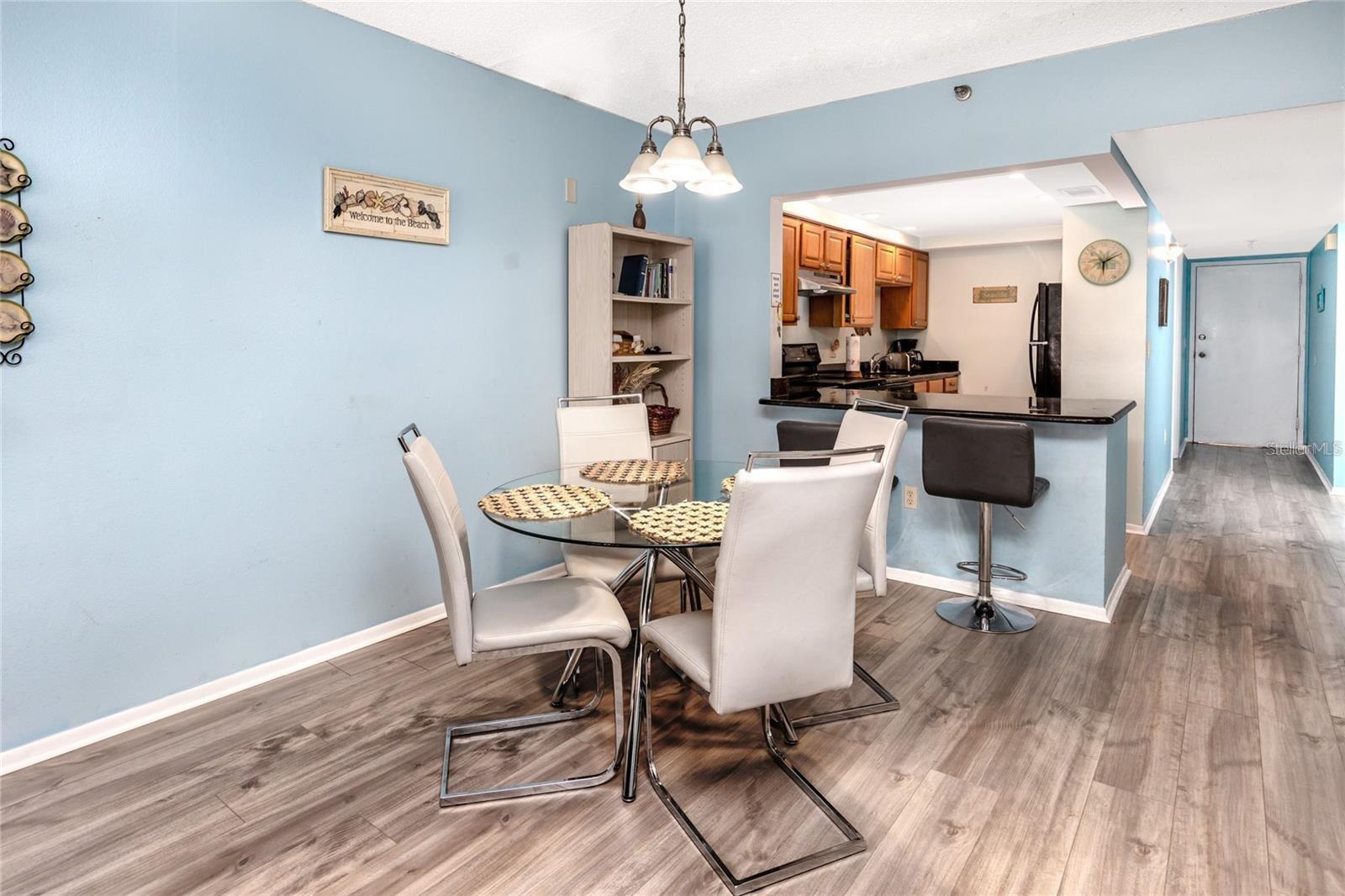 Image 11 of 23 For 13720 Gulf Boulevard 503