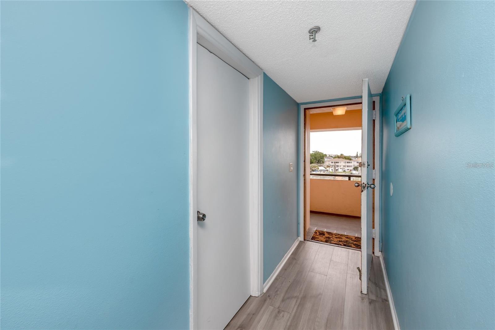 Image 5 of 23 For 13720 Gulf Boulevard 503