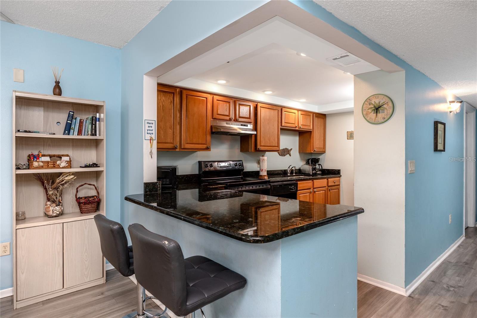 Image 8 of 23 For 13720 Gulf Boulevard 503