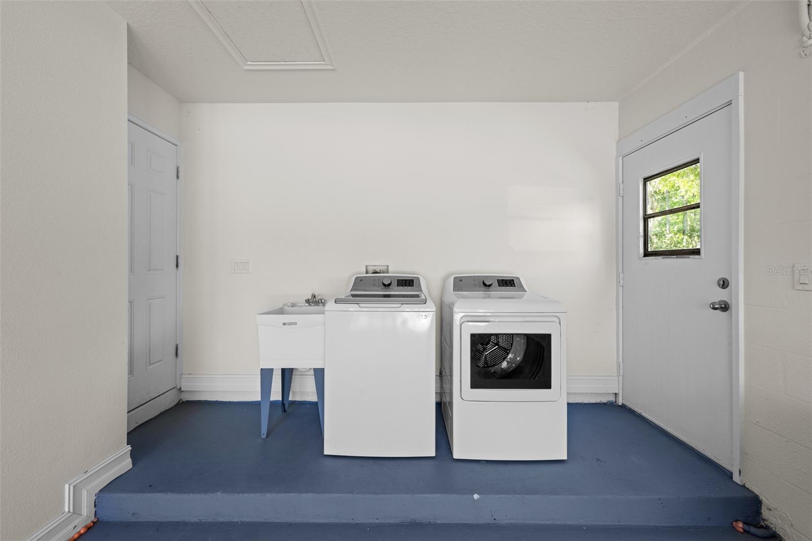 Image 29 of 40 For 21823 Shamu Drive