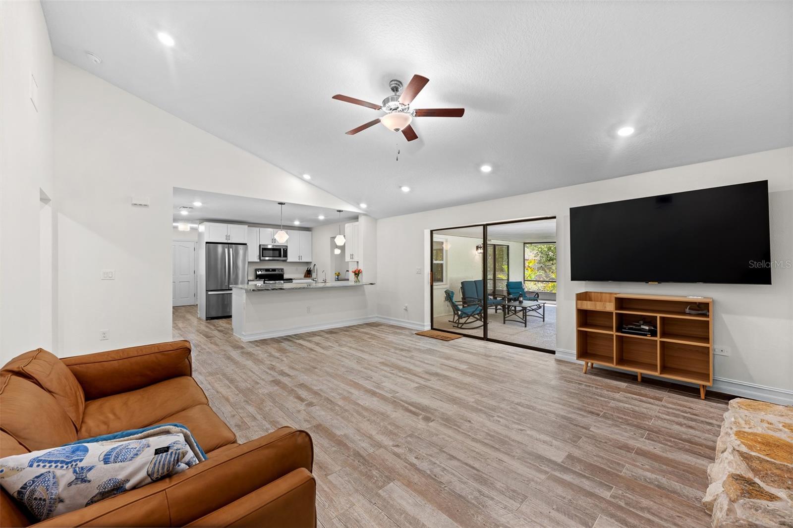 Image 5 of 40 For 21823 Shamu Drive