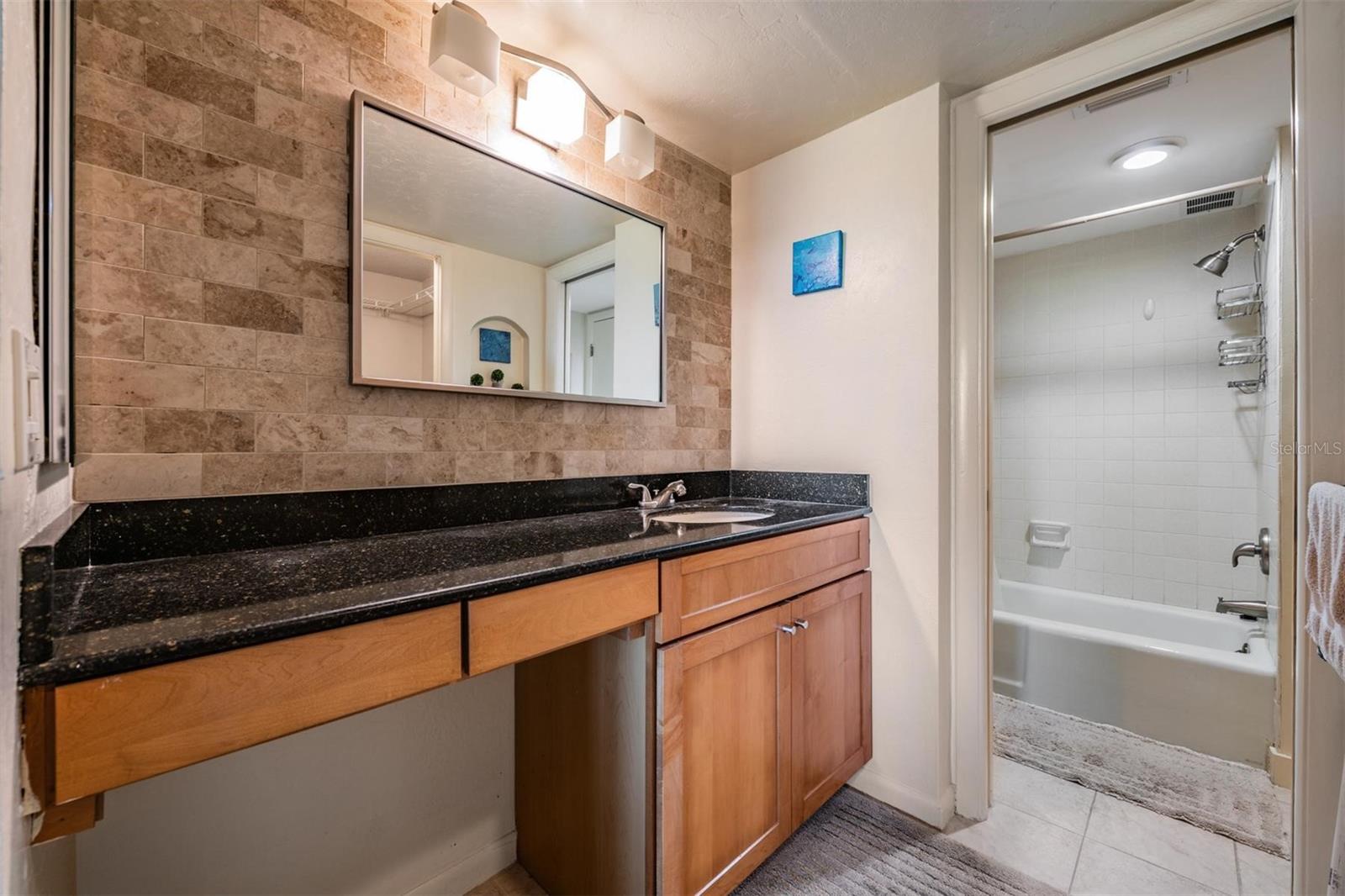 Image 17 of 44 For 2621 Cove Cay Drive 606