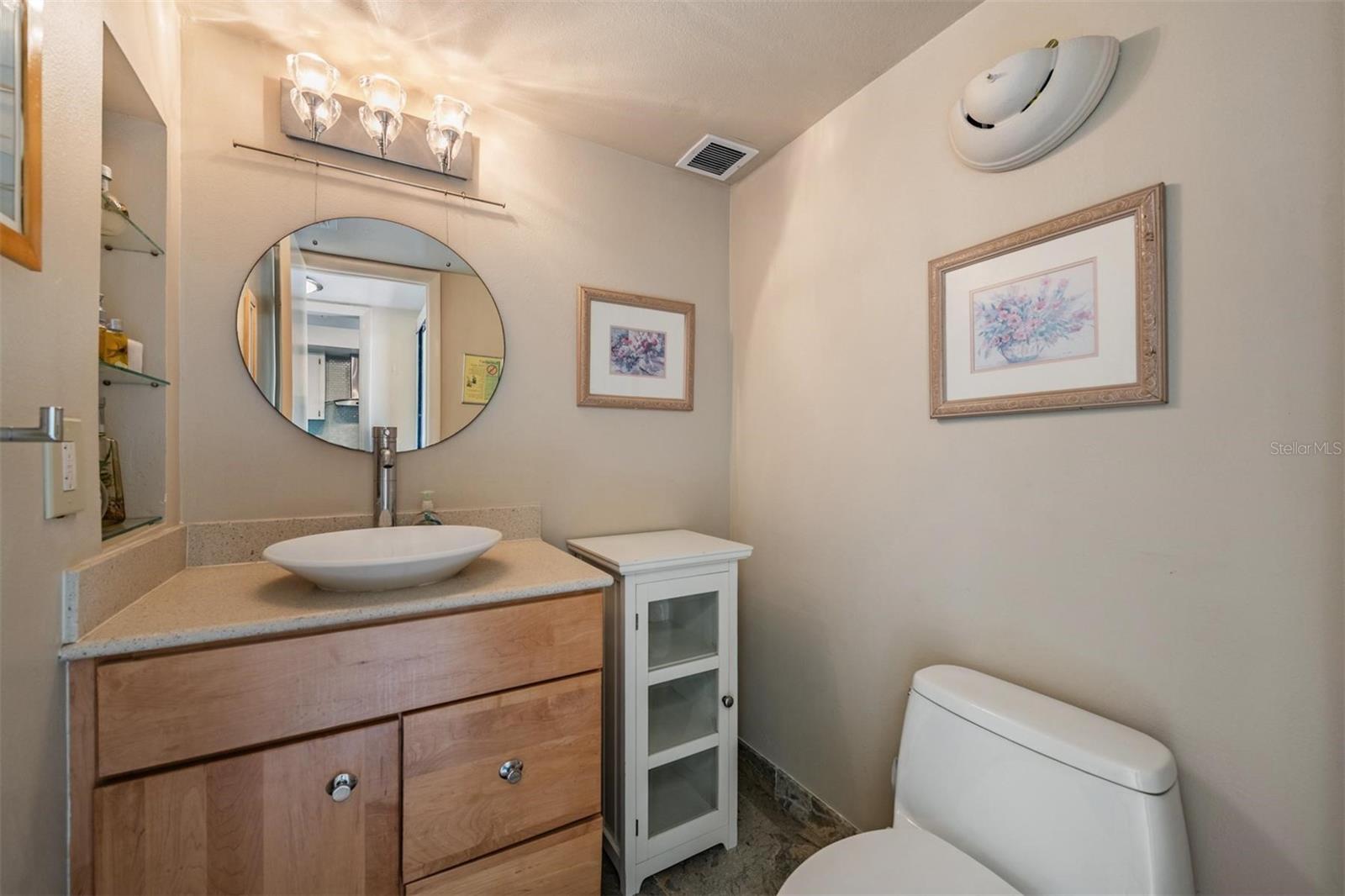 Image 19 of 44 For 2621 Cove Cay Drive 606