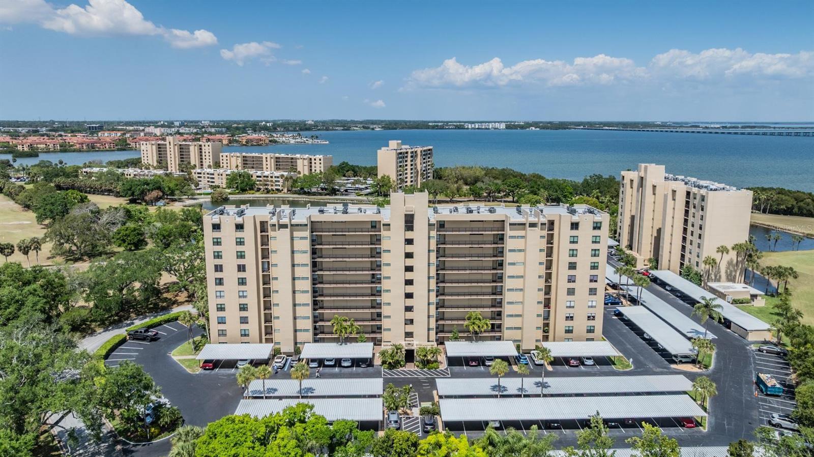 Image 22 of 44 For 2621 Cove Cay Drive 606