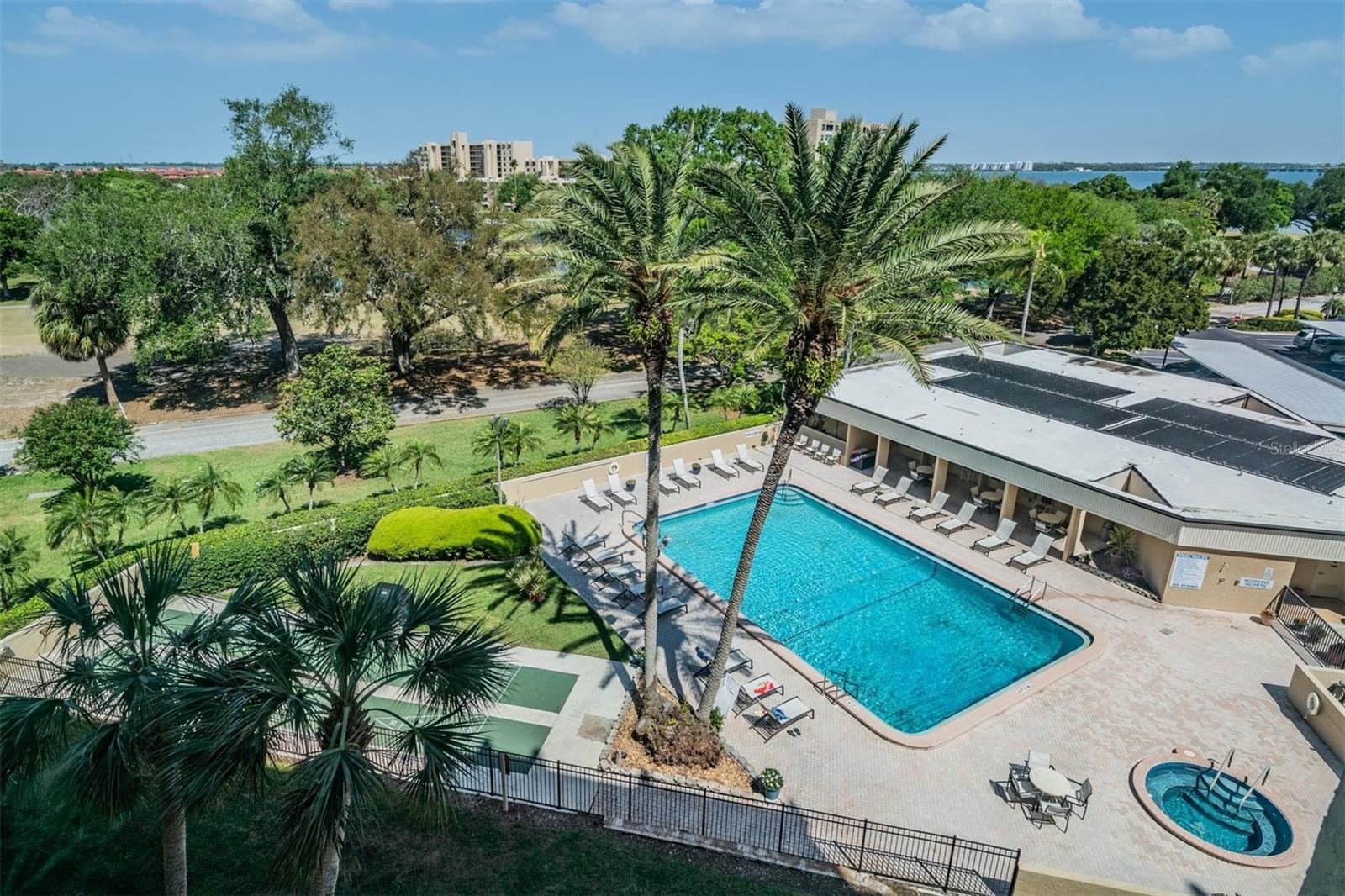 Image 32 of 44 For 2621 Cove Cay Drive 606