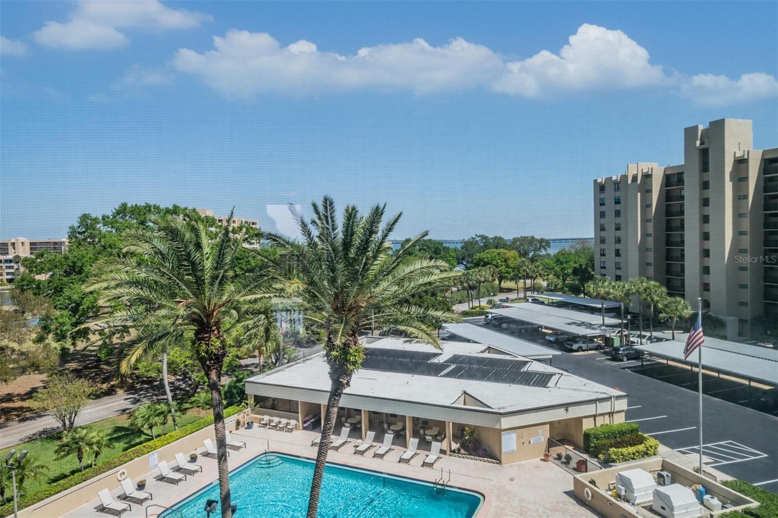 Image 33 of 44 For 2621 Cove Cay Drive 606