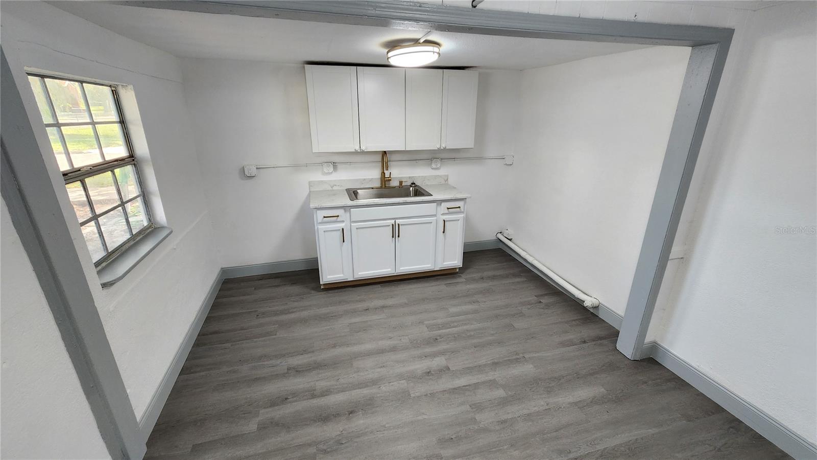 Image 11 of 17 For 501 Baker Street