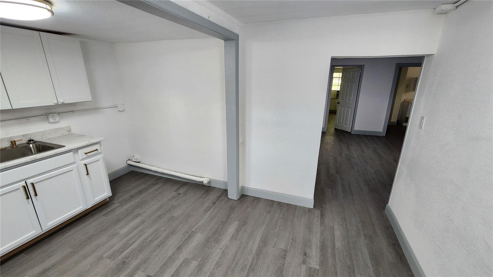 Image 12 of 17 For 501 Baker Street