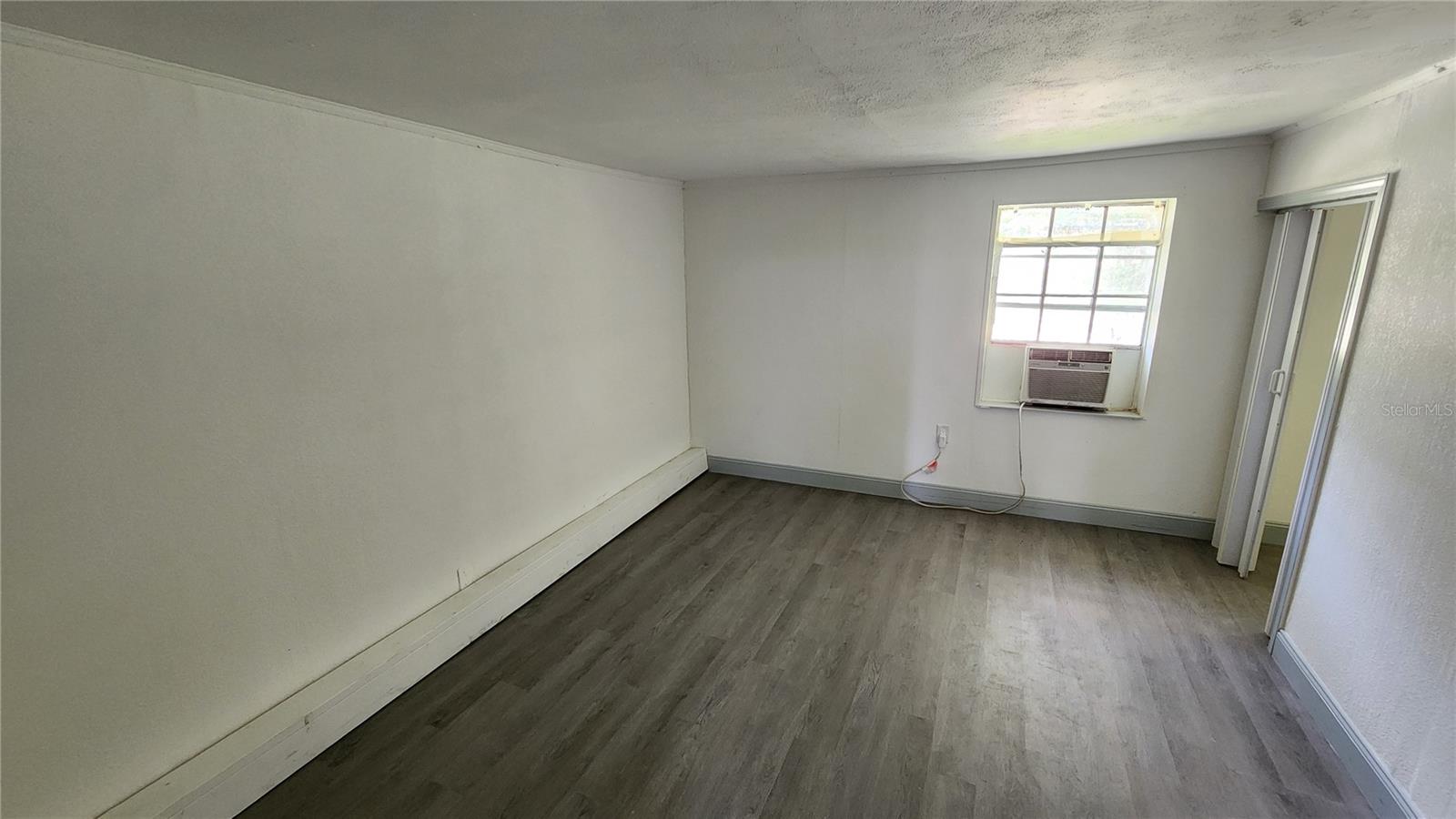 Image 14 of 17 For 501 Baker Street