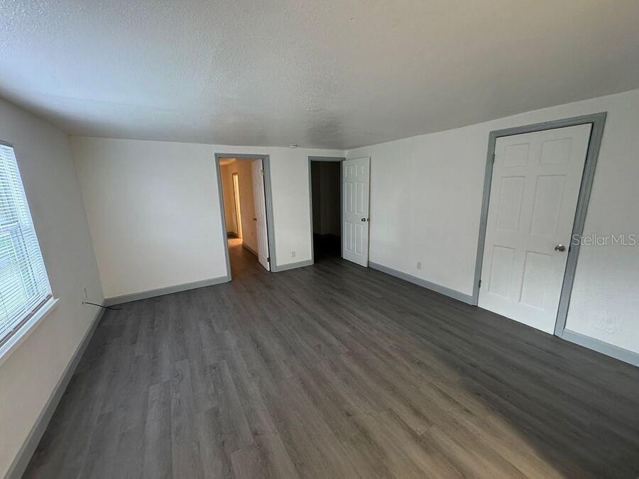 Image 9 of 17 For 501 Baker Street