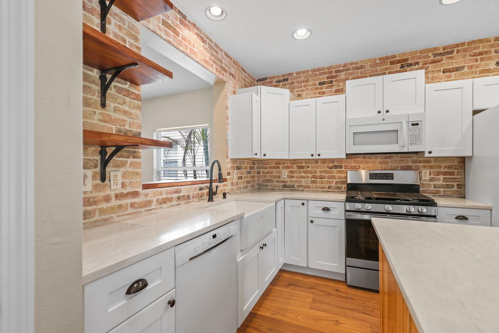 Image 11 of 38 For 6122 Gannetdale Drive