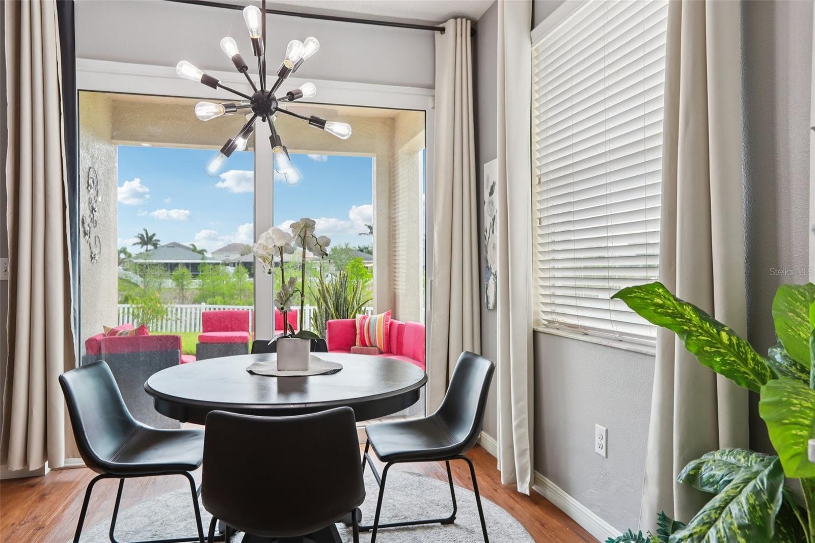 Image 23 of 92 For 537 Vista Ridge Drive