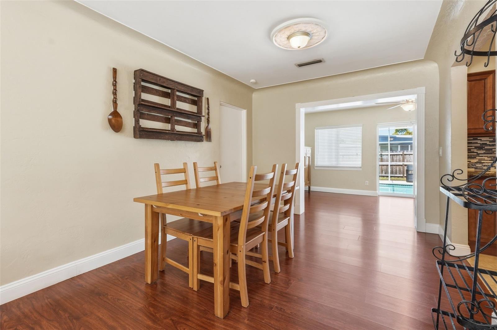 Image 11 of 33 For 5665 34th Avenue N