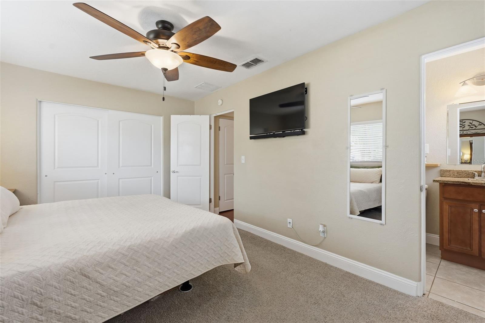 Image 16 of 33 For 5665 34th Avenue N