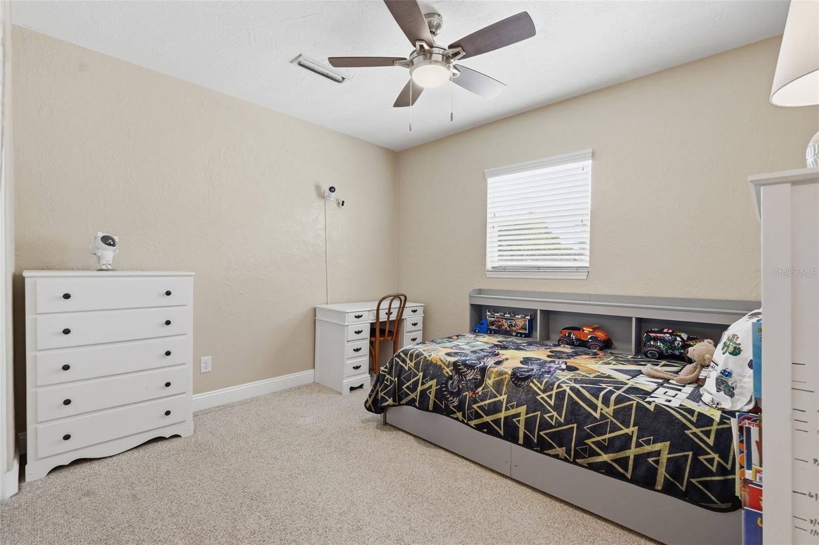 Image 18 of 33 For 5665 34th Avenue N