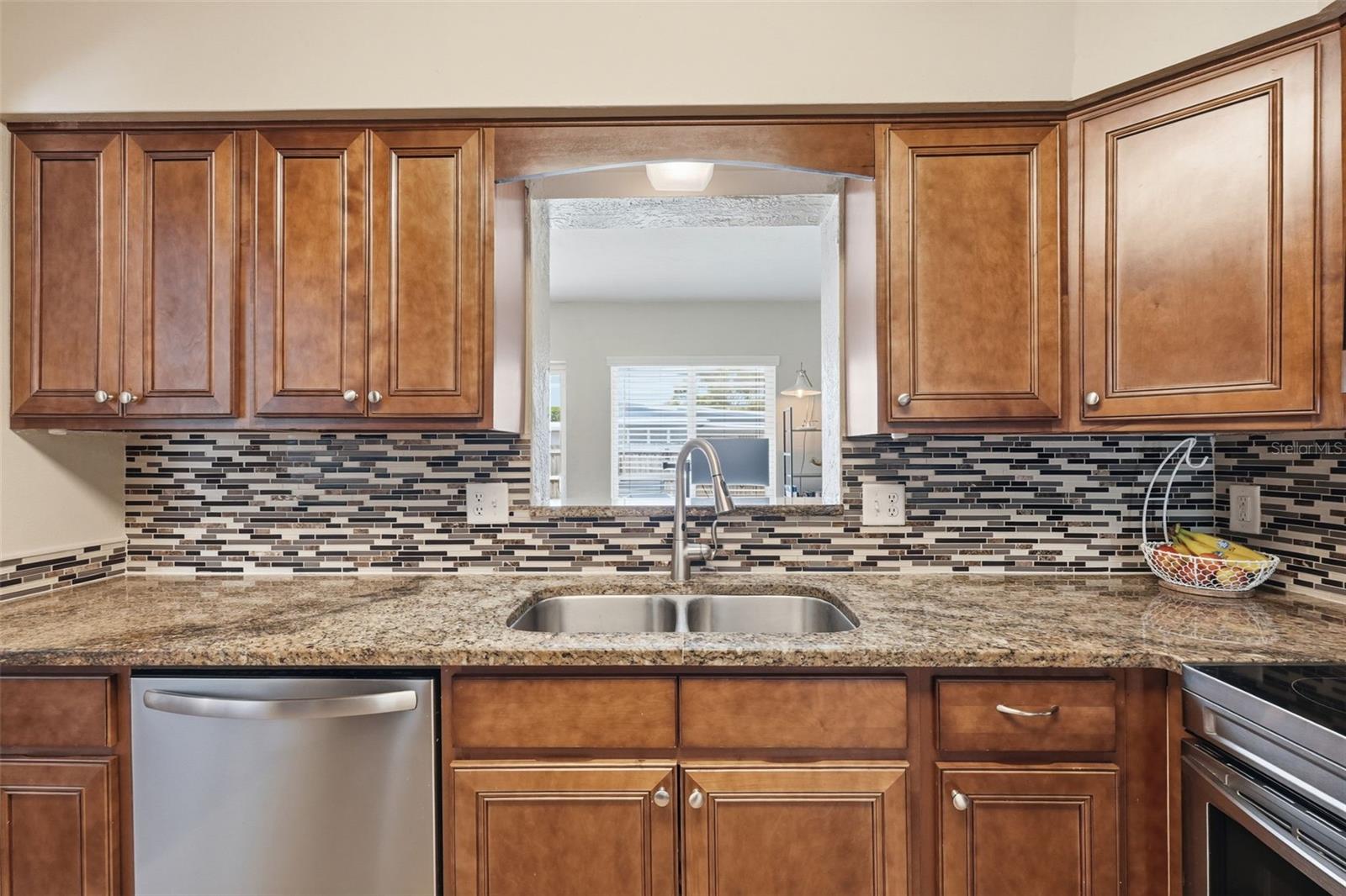 Image 8 of 33 For 5665 34th Avenue N