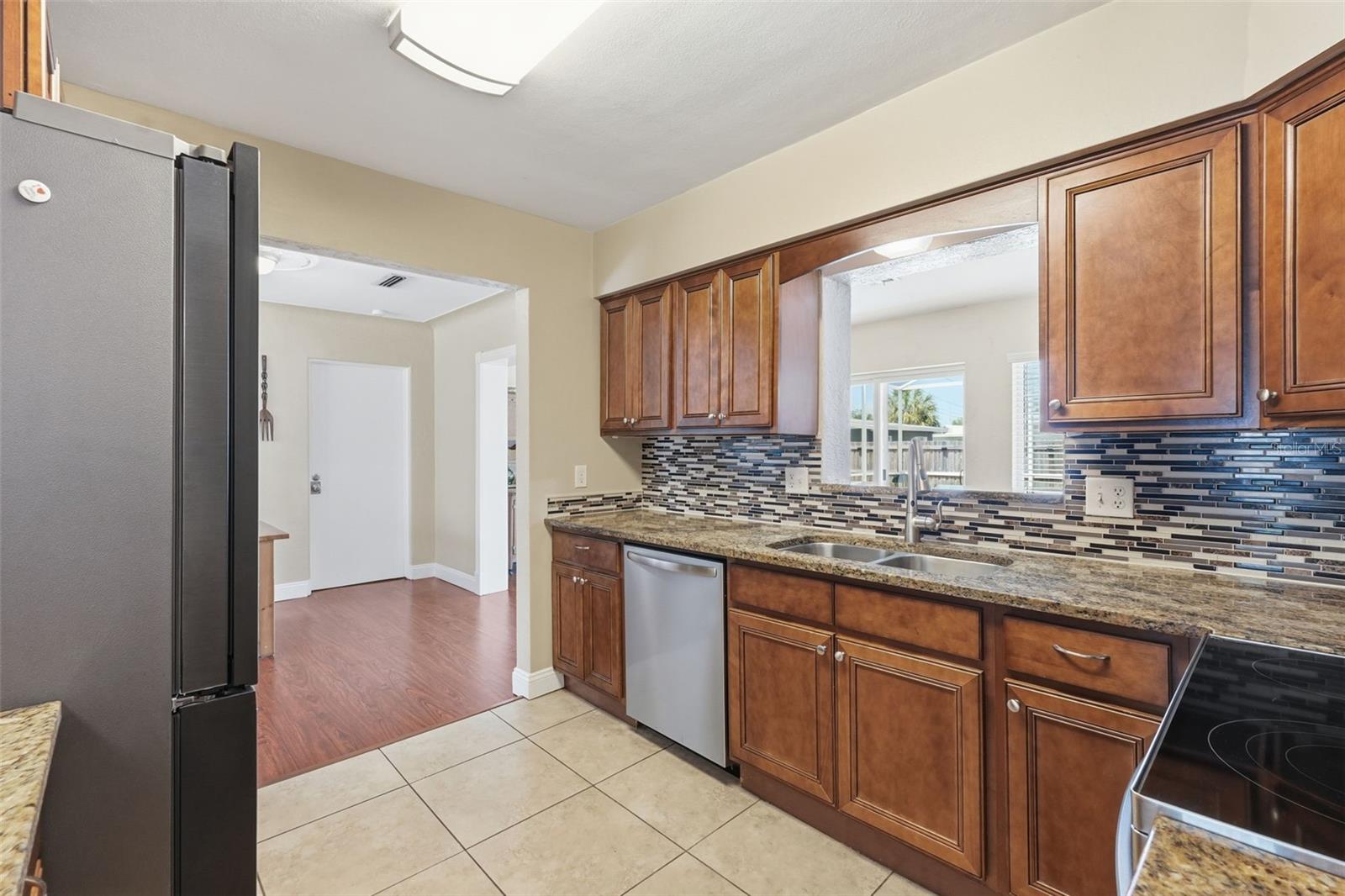 Image 9 of 33 For 5665 34th Avenue N