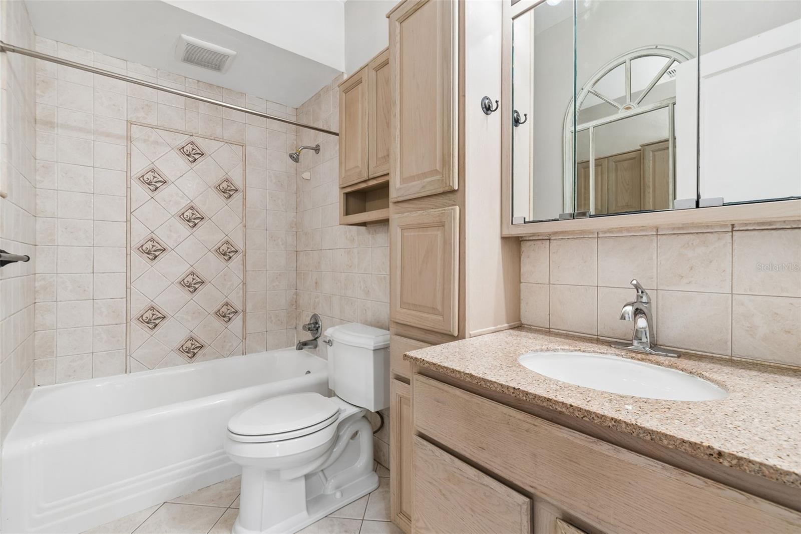 Image 12 of 25 For 310 Paris Street