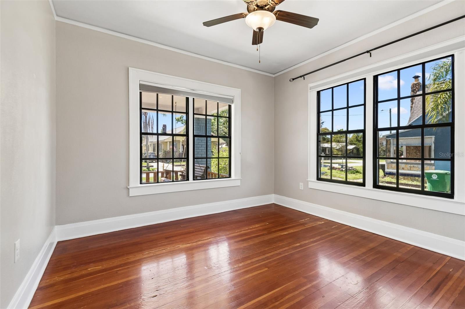 Image 13 of 25 For 310 Paris Street