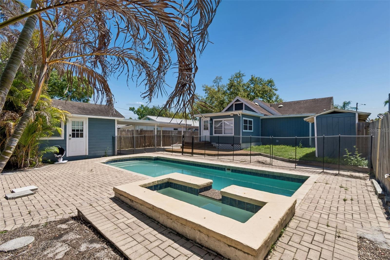 Image 21 of 25 For 310 Paris Street