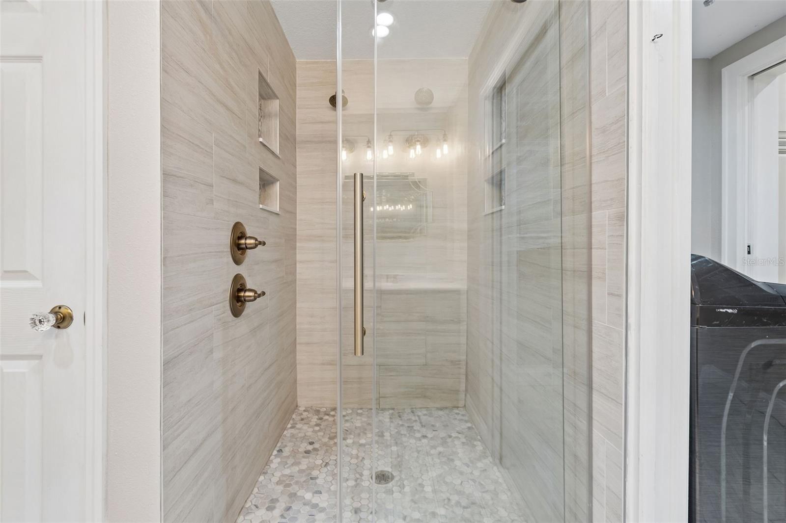 Image 8 of 25 For 310 Paris Street