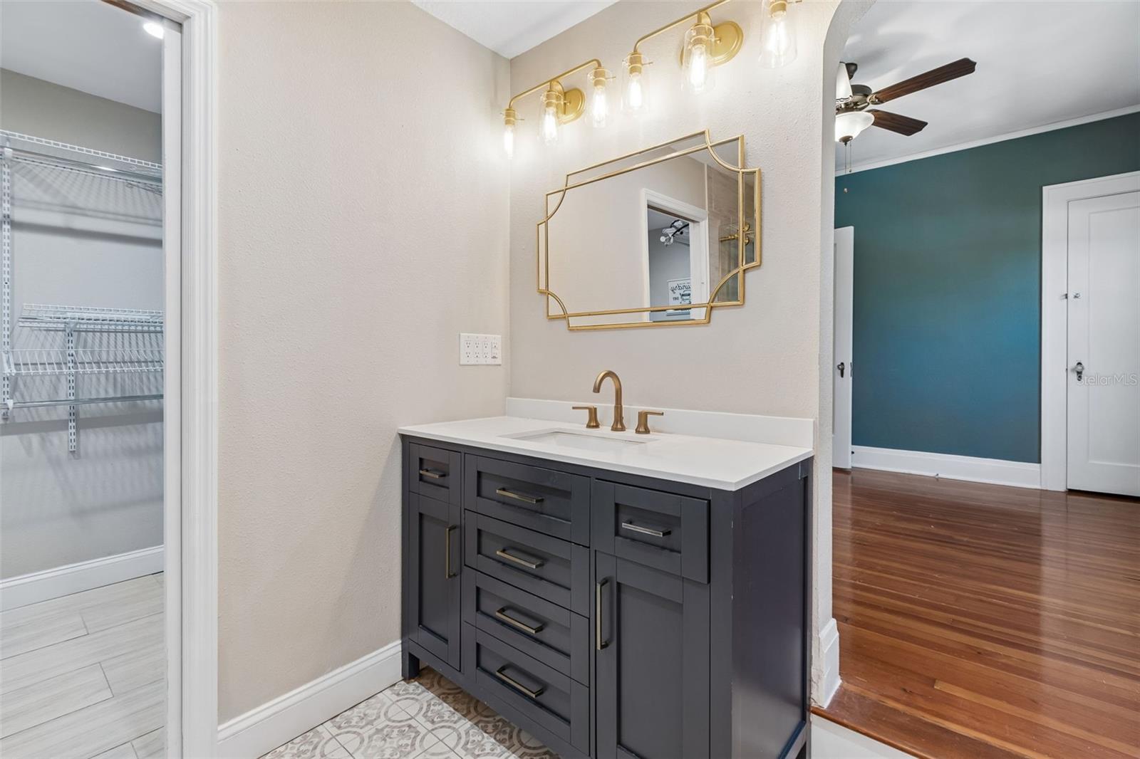 Image 9 of 25 For 310 Paris Street