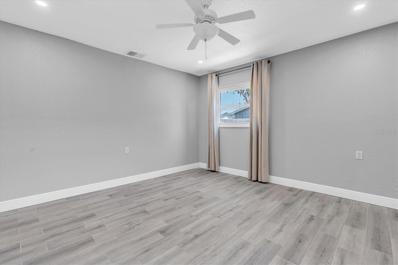 Image 19 of 44 For 5619 Denver Street Ne