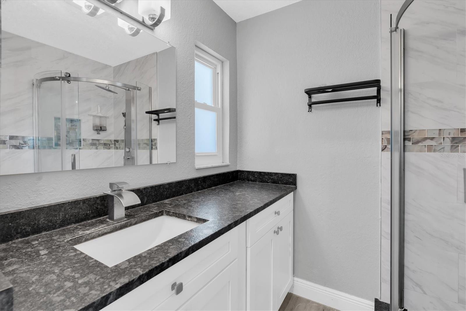 Image 21 of 44 For 5619 Denver Street Ne