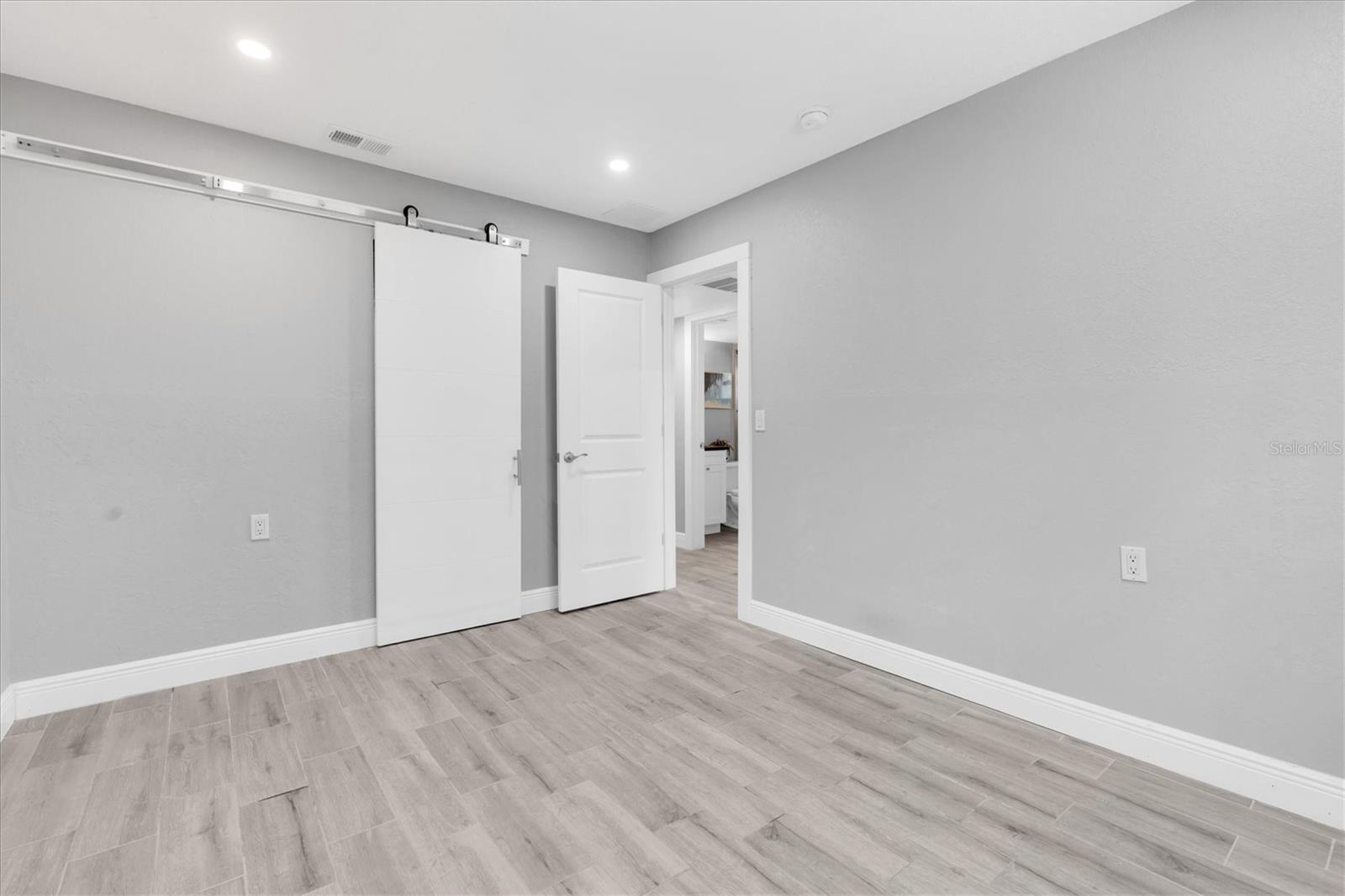 Image 24 of 44 For 5619 Denver Street Ne