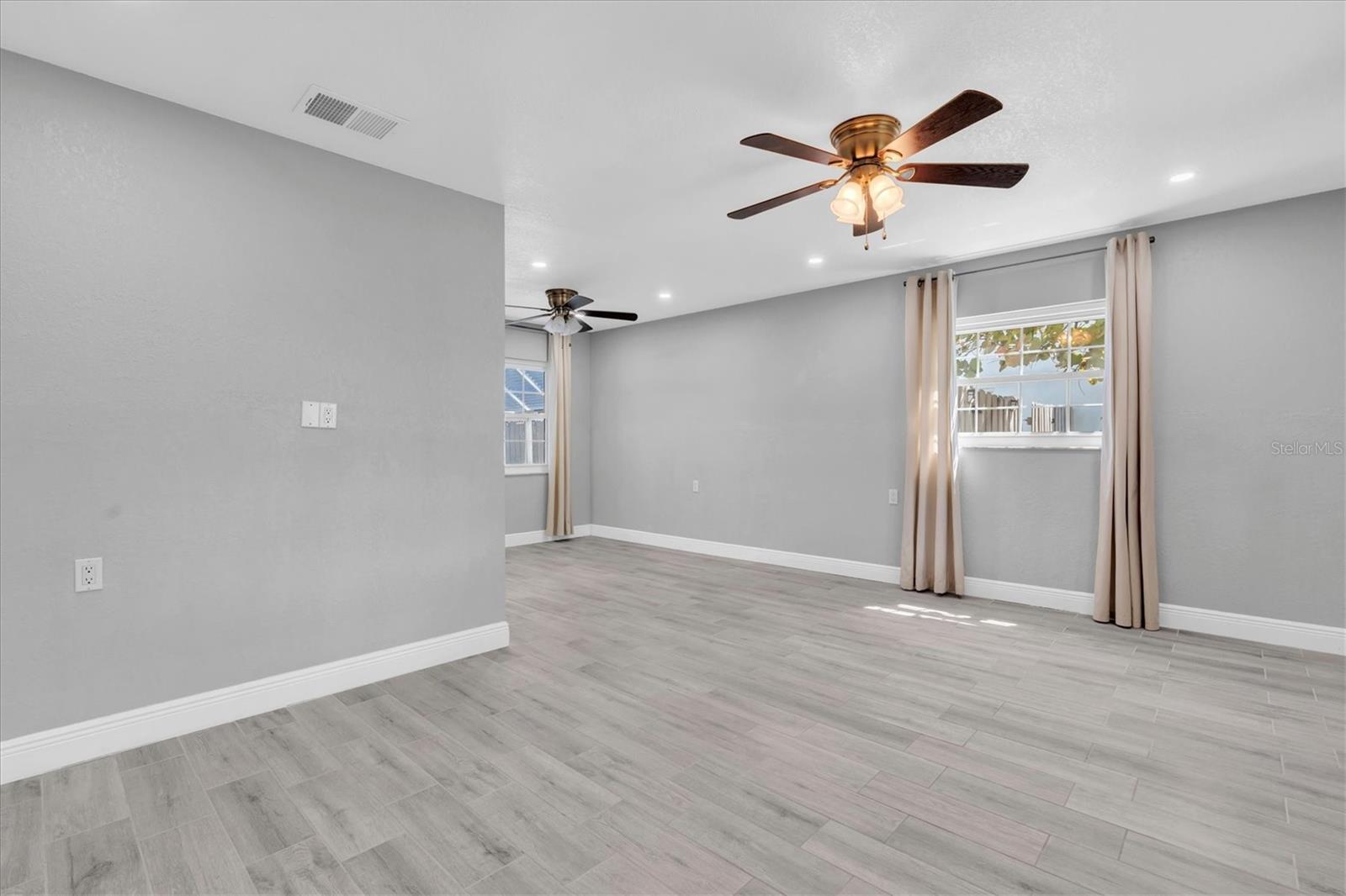 Image 6 of 44 For 5619 Denver Street Ne