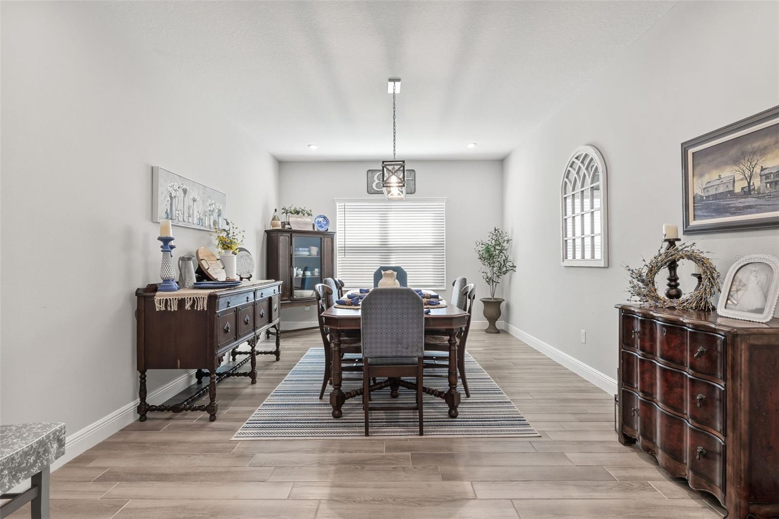 Listing photo id 15 for 5540 Del Coronado Drive