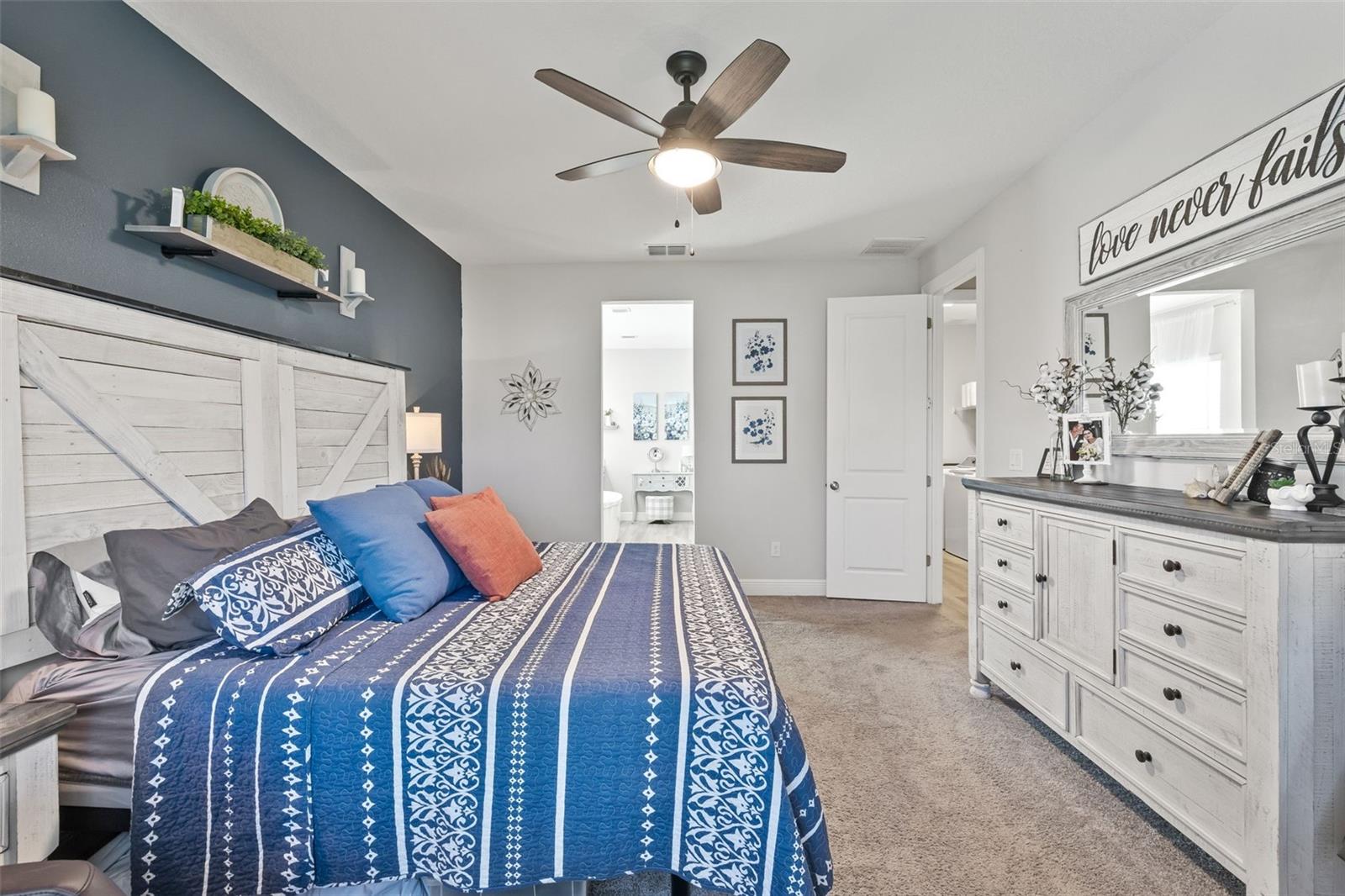 Listing photo id 19 for 5540 Del Coronado Drive