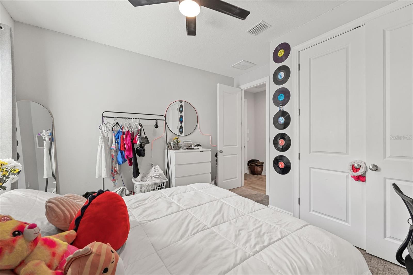 Listing photo id 32 for 5540 Del Coronado Drive