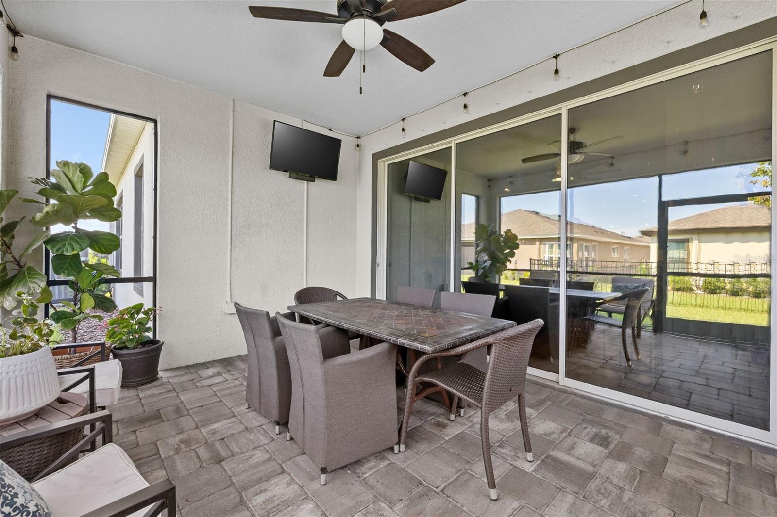 Listing photo id 35 for 5540 Del Coronado Drive