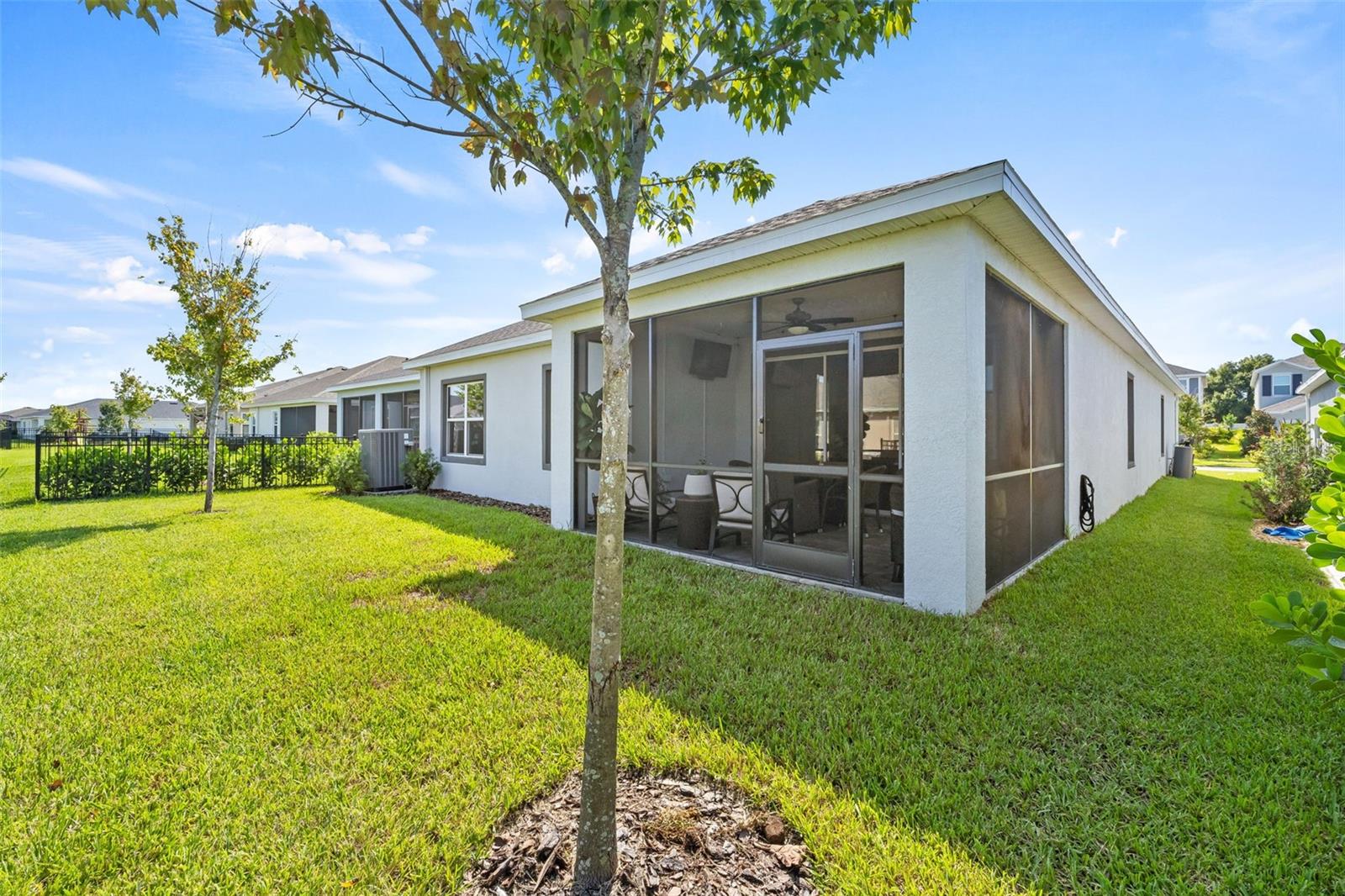 Listing photo id 36 for 5540 Del Coronado Drive