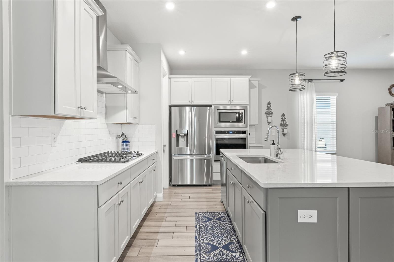 Listing photo id 5 for 5540 Del Coronado Drive