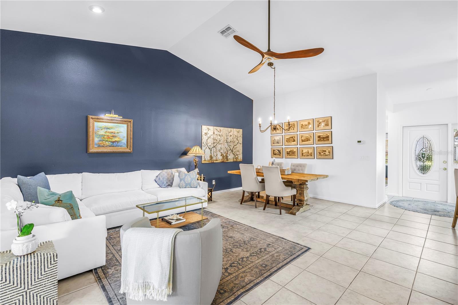 Image 13 of 42 For 992 San Carlos Court Ne